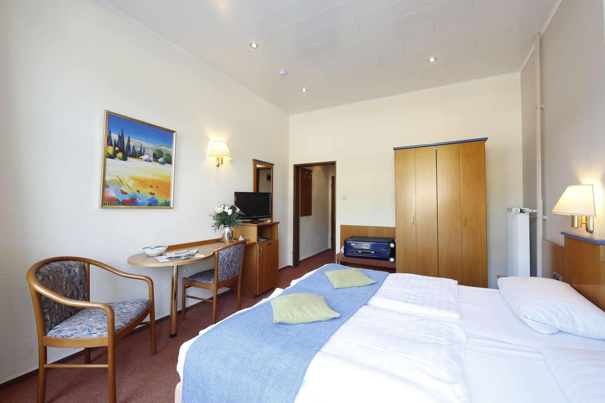 Hotel Karl Noss Cochem Exterior photo