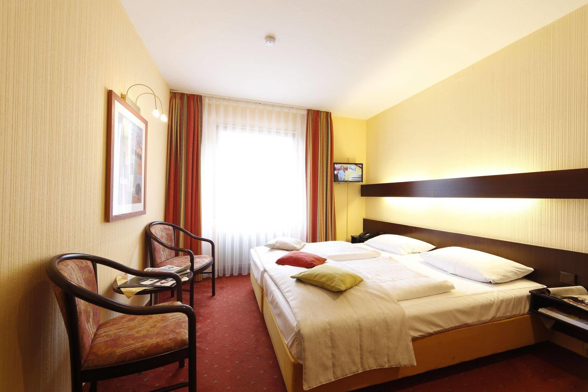 Hotel Karl Noss Cochem Exterior photo