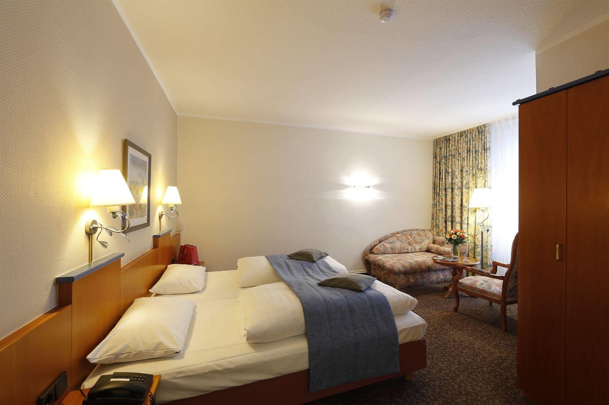 Hotel Karl Noss Cochem Exterior photo