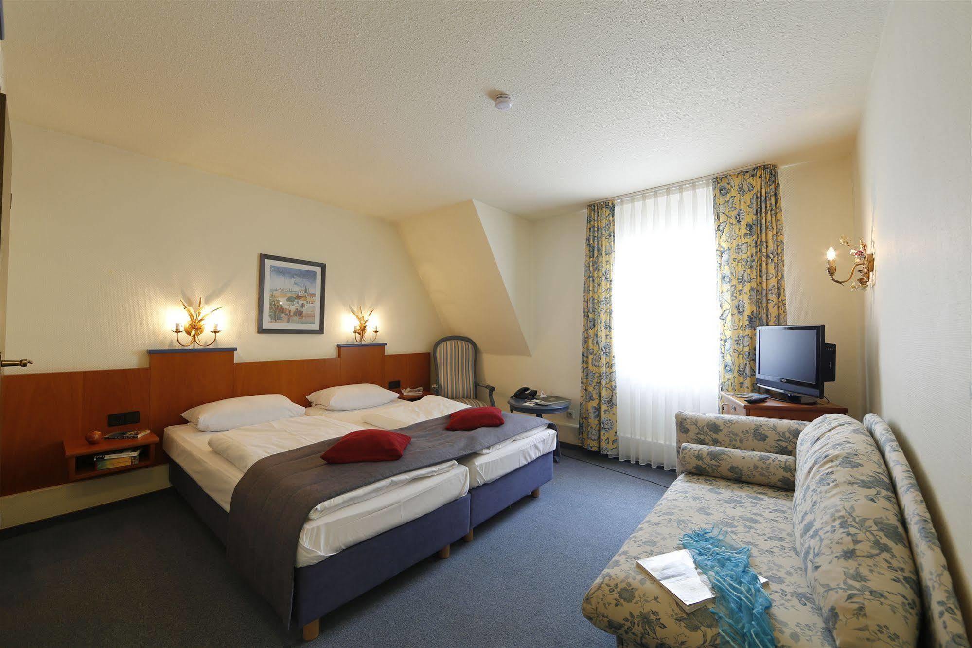 Hotel Karl Noss Cochem Exterior photo